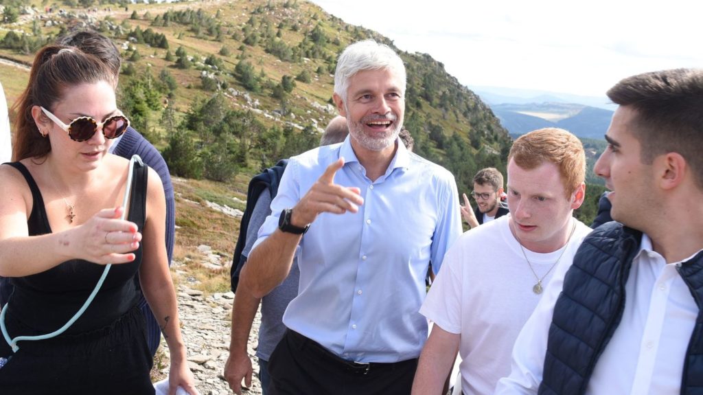 :
    Reportage




  



  




  
  Vote de confiance au gouvernement Bayrou : au mont Mézenc, Laurent Wauquiez s'en remet aux militants LR