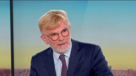 Vote de confiance : "un certain nombre de forces politiques ne veut pas affronter le défi de la dette" estime Marc Fesneau