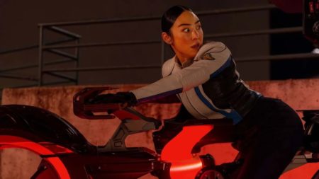 "Tron: Arès" : sans être précurseur, le film s'amuse habilement avec les règles de la saga de science-fiction devenue culte