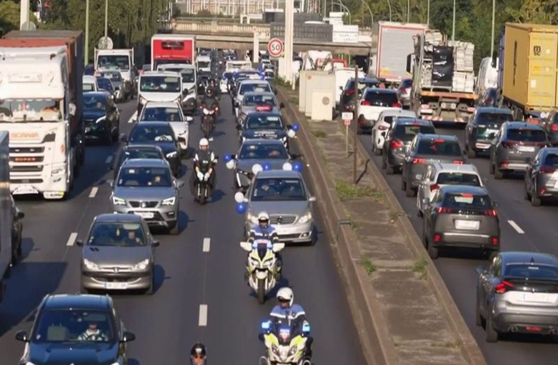 Mobilisation des auto-écoles : des opérations escargot toute la journée à Paris