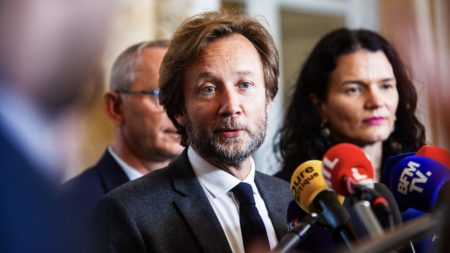 Budget 2026 : justice fiscale insuffisante, le débat s’arrêtera très vite, menace Boris Vallaud Budget 2026 : sans mesures significatives de "justice fiscale", le débat "s'arrêtera très vite", menace le chef des députés PS Boris Vallaud