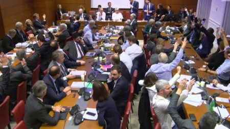 Budget 2026 : recettes rejetées en commission, opposition presse le gouvernement Budget 2026 : la partie recettes rejetée en commission, l'opposition maintient la pression sur le gouvernement