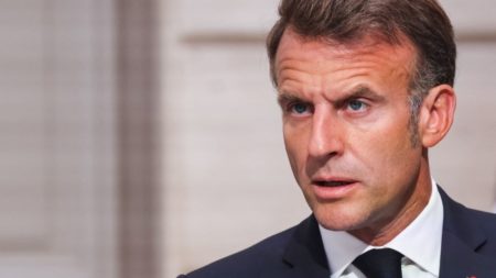 Condamnation de Sarkozy : Macron dénonce les attaques et menaces de mort contre les magistrats Condamnation de Nicolas Sarkozy : "les attaques et menaces de mort" contre les magistrats "sont inadmissibles", dénonce Emmanuel Macron