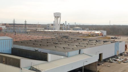 Crise automobile : après Poissy, l'usine Stellantis de Mulhouse va aussi être mise à l'arrêt temporairement