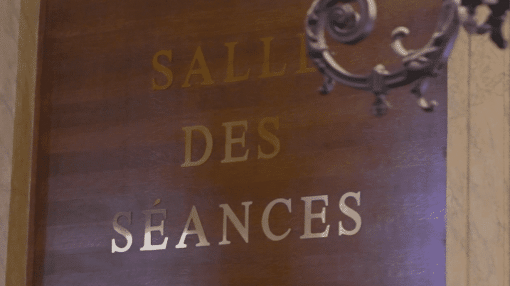 Crise politique : combien coûterait une suspension de la réforme des retraites ?