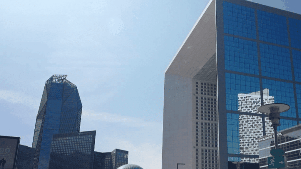 Crise politique : l'instabilité au gouvernement coûtera des milliards d'euros à la France