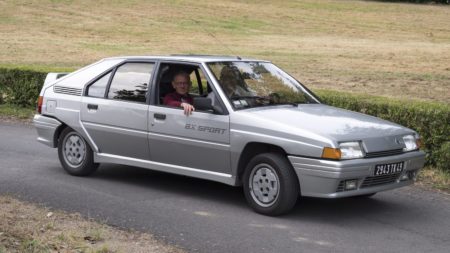 :
    Reportage




  



  




  
  "Pour rien au monde, je ne m'en séparerais" : pourquoi de plus en plus de Français rentabilisent leur voiture jusqu'au dernier souffle