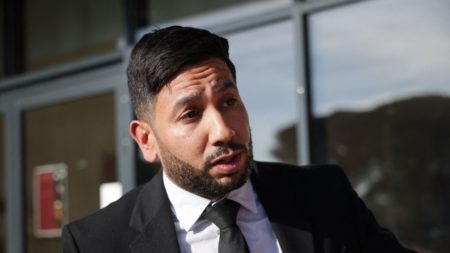 Convoqué devant la justice pour corruption de mineur, Hassen Hammou renonce à ses fonctions de chef de file écologiste à Marseille