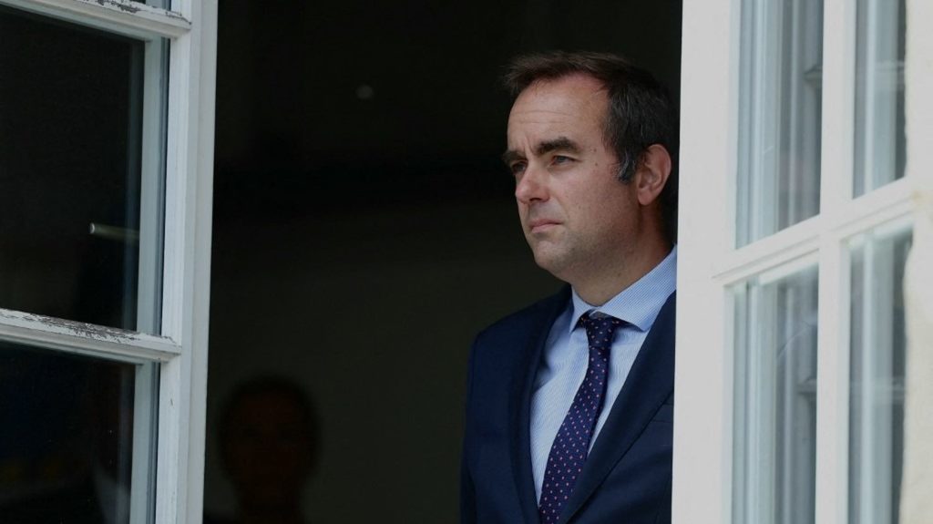 Annonces de Sébastien Lecornu : "C'est la même chose que François Bayrou, l'hypocrisie en plus", réagit l'insoumis Aurélien Le Coq