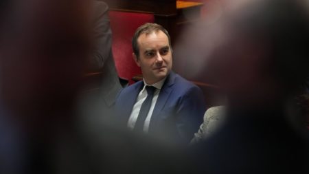 :
    Reportage




  



  




  
  "Il n'y a pas vraiment de suspense" : à l'Assemblée nationale, la motion de censure contre le gouvernement Lecornu rejetée dans un hémicycle à moitié vide