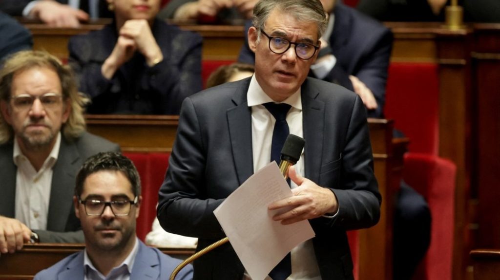 PLFSS : les socialistes promettent de ne rien céder au Premier ministre "On va retirer du PLFSS tout ce qui nous dérange" : les socialistes promettent de ne rien céder au Premier ministre