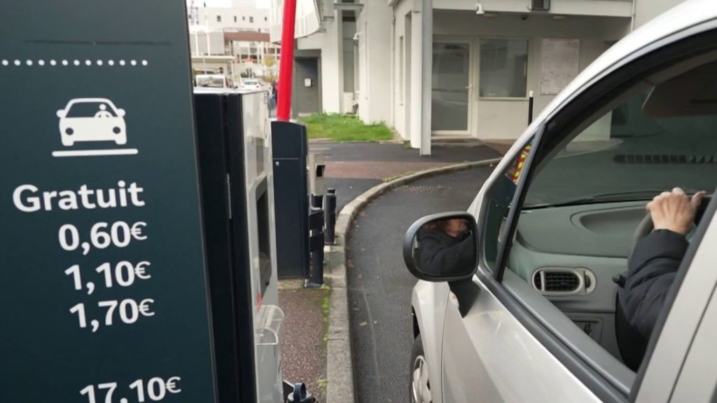 Parkings gratuits dans les hôpitaux : une loi prévoit la gratuité Hôpitaux : une loi prévoit de rendre les parkings gratuits