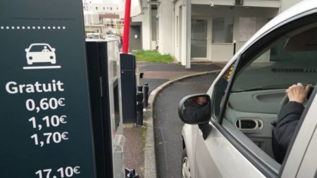 Parkings gratuits dans les hôpitaux : une loi prévoit la gratuité Hôpitaux : une loi prévoit de rendre les parkings gratuits