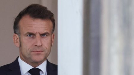 Réforme des retraites : Macron se résout à rendre les armes, bilan et vie politique :
    Édito
  
  
      
  
  
    Réforme des retraites : la semaine où Emmanuel Macron s’est résolu à rendre les armes
          Son bilan et sa réforme des retraites liquidés, le président assiste désormais en spectateur à la vie politique.