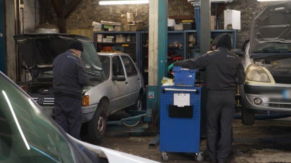 Automobile : réparer une vieille voiture, le choix économique inattendu