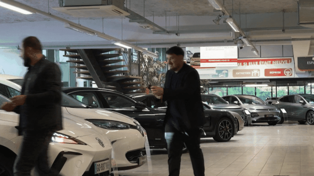 Pouvoir d'achat : les ventes des voitures d'occasion s'envolent face au prix du neuf