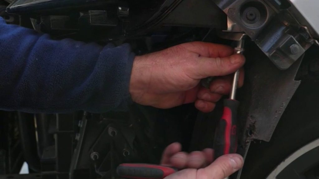 Automobile : des voitures de plus en plus chères à réparer