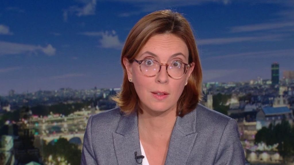 Budget 2026: le gouvernement s’engage à transmettre les amendements votés au Sénat, Montchalin :
Vidéo
Budget 2026 : le gouvernement "s'engage" à transmettre au Sénat les amendements votés par les députés, annonce Amélie de Montchalin, ministre des Comptes publics