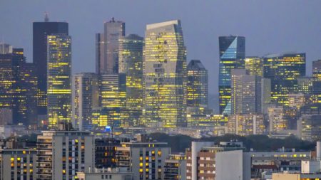 Sommet historique pour le CAC 40 : comment expliquer un tel record alors que les hausses d’impôts sont à l’ordre du jour ?