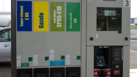 Les prix des carburants à la pompe vont augmenter de 4 à 6 centimes par litre dès le 1er janvier, estime l'Union française des industries pétrolières