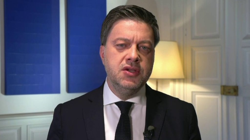 Meurtre de Mehdi Kessaci: le maire de Marseille déplore, réclame une réponse proportionnée Meurtre de Mehdi Kessaci : "On n'avait pas connu ça depuis l'assassinat du juge Michel", déplore le maire de Marseille, qui souhaite "une réponse proportionnée"