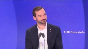 Narcotrafic : LFI veut "légaliser le cannabis" pour "enlever des mains des trafiquants leur manne financière", dit Ugo Bernalicis