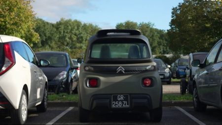 Peur des scooters : jeunes et parents se tournent vers les voitures sans permis "On avait peur des scooters", de nombreux jeunes et parents se tournent vers les voitures sans permis