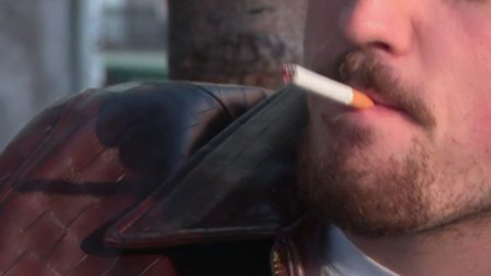 Tabagisme : proposition de loi visant à interdire aux personnes nées en 2014 de fumer à leur majorité Tabagisme : une proposition de loi pour interdire aux futurs adultes, nés en 2014, de fumer à leur majorité