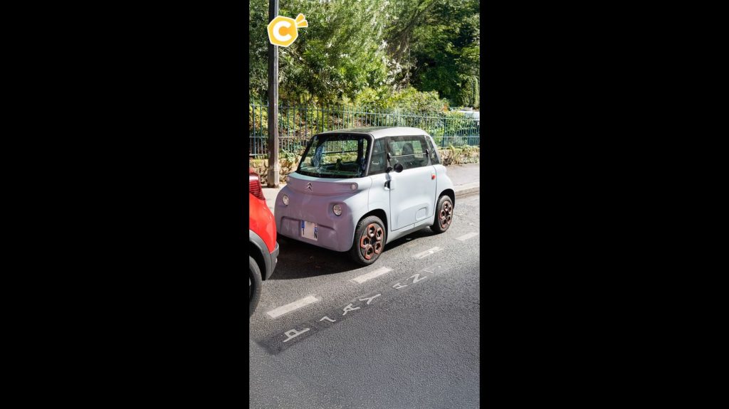 Le phénomène des voitures sans permis : quand tu conduis déjà ta voiture à 14 ans
          Savais-tu que tu pouvais conduire dès 14 ans ?  Sur les parkings des collèges, des lycées... les voitures sans permis, qu'on appelle aussi les “voitures sans p”, sont partout. Et toi, tu es pour ou contre ?