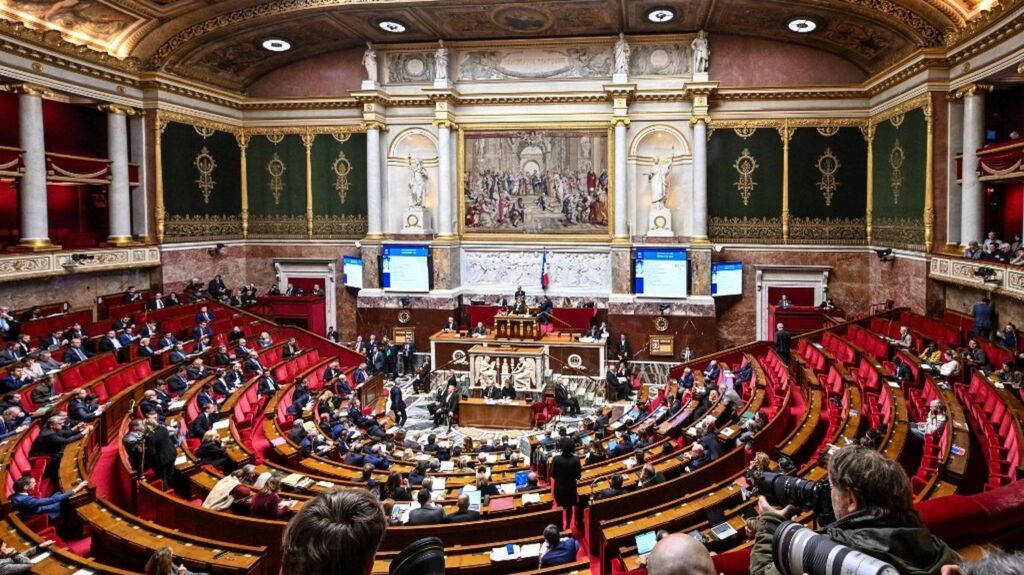 Budget 2026 : la loi spéciale adoptée à l'unanimité par le Parlement, après un vote des Sénateurs