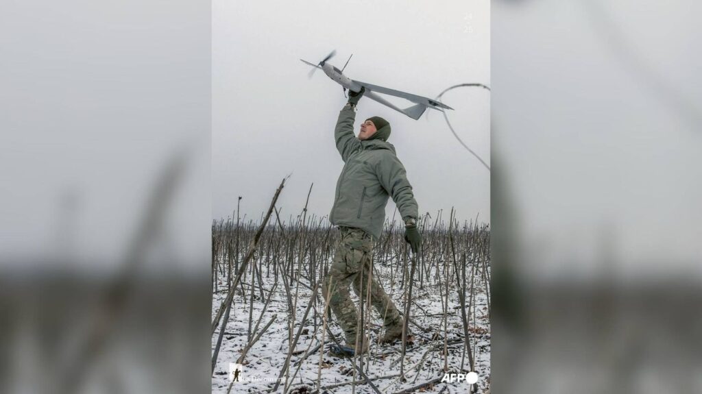 Montrer l'actualité récente autrement

          "Regards de photographes" (La Découverte) rassemble des clichés de l'Agence France Presse pour donner à voir ce qu'on connaît déjà, mais comme on ne l'a jamais vu.