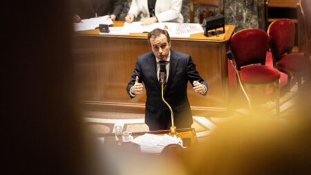 Le gouvernement annule les débats sur le budget 2026 à l'Assemblée nationale jusqu'à mardi, avant de dégainer un 49.3 ou une ordonnance
