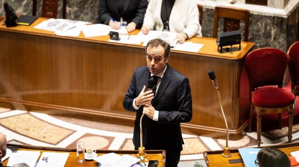 Le gouvernement estime que le "sabotage continu" des députés RN et LFI rend "impossible l'adoption d'un budget par un vote"