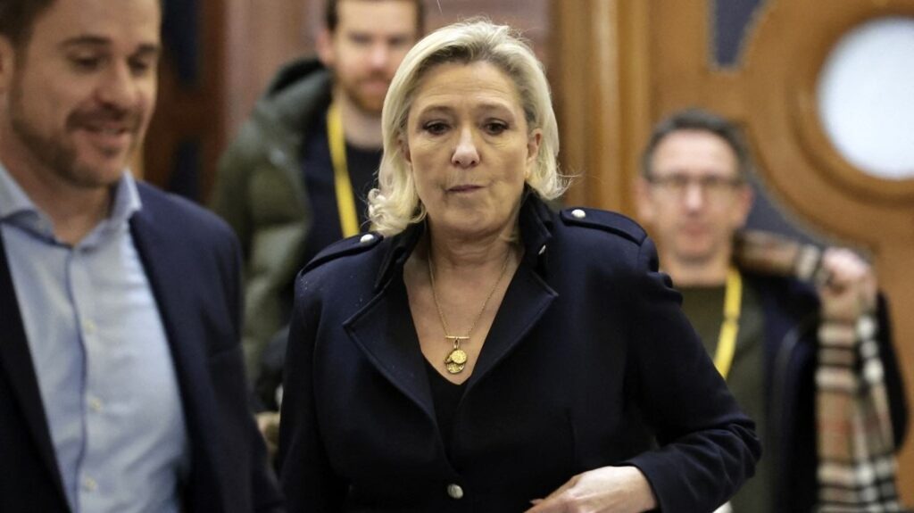 Procès en appel: Marine Le Pen plaide la bonne foi mais peine à convaincre au second jour Procès en appel de Marine Le Pen : la cheffe de file des députés RN plaide la "bonne foi" mais peine à convaincre, au second jour de son interrogatoire