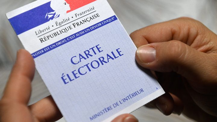 La carte électorale prouve votre inscription sur la liste électorale de votre commune. (NICOLAS CREACH / MAXPPP)