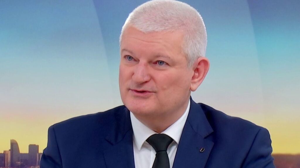 Aide active à mourir et soins palliatifs ne s’opposent pas, dit Olivier Falorni "Je suis un défenseur de l'aide active à mourir, mais je suis aussi un militant des soins palliatifs. L'un et l'autre ne s'opposent pas", pointe Olivier Falorni, rapporteur général du projet de loi sur la fin de vie