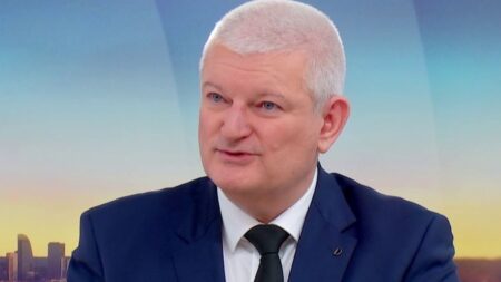 Aide active à mourir et soins palliatifs ne s’opposent pas, dit Olivier Falorni "Je suis un défenseur de l'aide active à mourir, mais je suis aussi un militant des soins palliatifs. L'un et l'autre ne s'opposent pas", pointe Olivier Falorni, rapporteur général du projet de loi sur la fin de vie