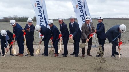 :
    Reportage




  



  




  
  Batteries électriques : le groupe taïwanais ProLogium lance le chantier de sa giga usine à Dunkerque