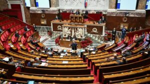 Le budget de l'Etat pour 2026 définitivement adopté par le Parlement après le rejet des motions de censure d'une partie de la gauche et du RN