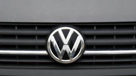 Dieselgate : Volkswagen jugé en correctionnelle pour tromperie aggravée Dieselgate : le constructeur automobile Volkswagen sera jugé en correctionnelle pour tromperie aggravée
