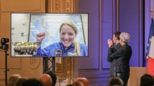 :
    Vidéo




  



  




  
  "Bonne mission et à très bientôt" : Emmanuel Macron salue l'astronaute Sophie Adenot avant son départ pour l'ISS