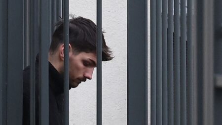 Mort de Quentin Deranque : l’assistant de Raphaël Arnault mis en examen pour complicité de meurtre Mort de Quentin Deranque : l'assistant parlementaire du député insoumis Raphaël Arnault mis en examen pour complicité de meurtre