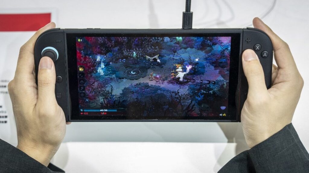 :
    le dernier publié



  



  




      

  

  
    
    Malgré le succès indéniable de la Switch 2, les investisseurs se demandent si la très bonne dynamique de Nintendo va durer.

          Porté par des ventes historiques et un catalogue de jeux puissant, Nintendo affiche des résultats financiers en forte hausse grâce à la Switch 2. Mais la stagnation du nombre de joueurs et les risques de pénuries de composants menacent cette dynamique.
    
    

      
              
          Diffusé le 04/02
                      
            



  

  
  
    
        2min