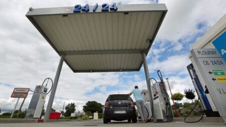 "On ne peut pas mettre l'essence à prix coûtant" : les stations-service communales sous pression face à la flambée des tarifs des carburants