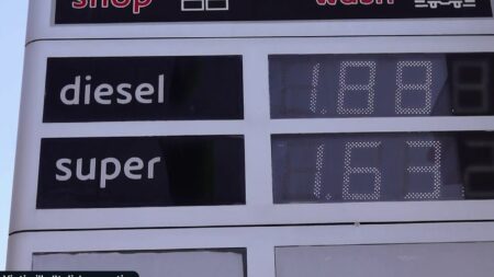 Prix du carburant : pourquoi les automobilistes français font le plein en Italie ?