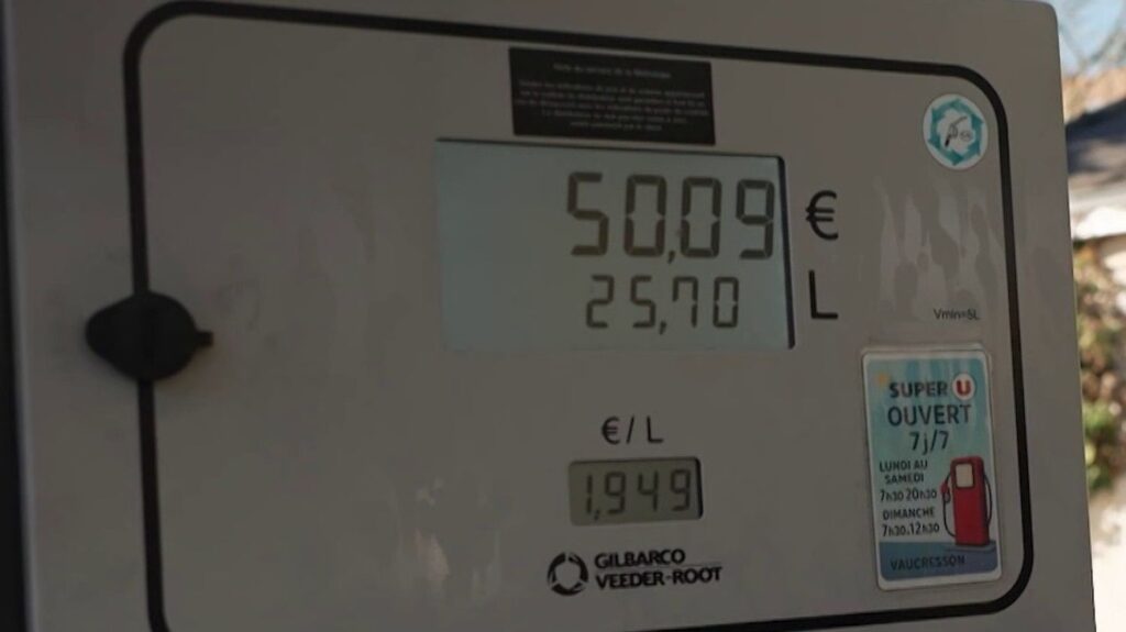 Prix des carburants : quelles solutions envisagent nos voisins européens pour limiter les conséquences de la hausse ?