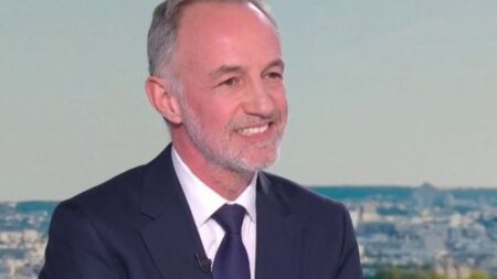 "Je me bats pour gagner. Et après, les Parisiens et les Parisiennes décident", déclare Emmanuel Grégoire, candidat du PS, des Écologistes et du PCF à la mairie de Paris, à l’approche du second tour des élections municipales