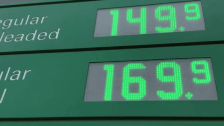 Eurozapping : comment les pays européens luttent contre l'augmentation du prix des carburants ?