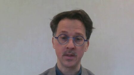 Fermeture d'écoles : "On arrive à un point de bascule, un point critique où on défait tellement le maillage territorial des écoles publiques que ça pose énormément de problèmes", déplore Grégoire Ensel, vice-président de la FCPE