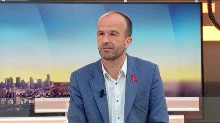 Gauche de rupture: Manuel Bompard (LFI) affirme une dynamique à un an de la présidentielle :
Vidéo
"Il y a une dynamique, c'est celle de la gauche de rupture", estime Manuel Bompard, coordinateur de La France insoumise, à un an de la présidentielle